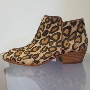 Sam Edelman leather booties Size 9